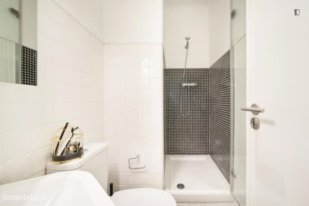 Quarto - localizado em Entrecampos Lisbon