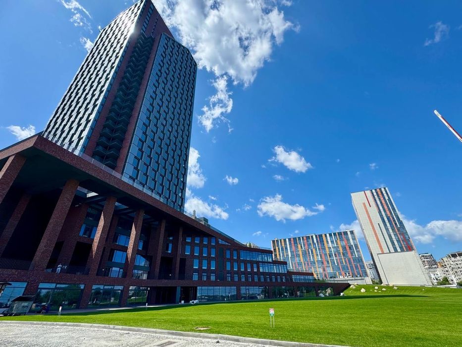 Продам 3к квартиру в ЖК Маяк с террасой , можно под єОселю