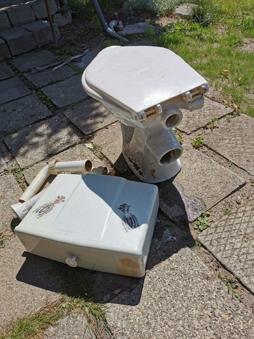 WC KOMPAKT razem z deska toaleta ustepowa