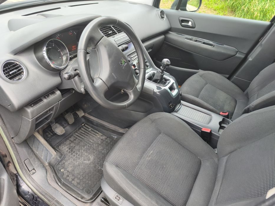 Peugeot 5008 2.0 HDi hak, 7 osobowy, panorama, tv