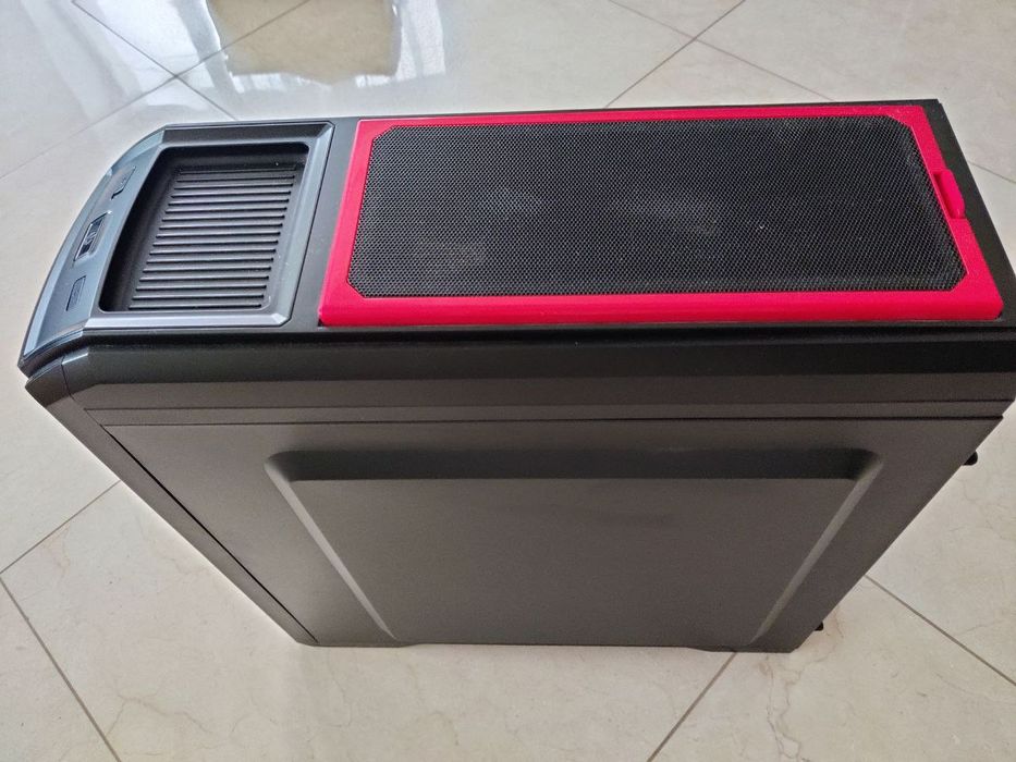 Потужний комп'ютер для роботи або ігор