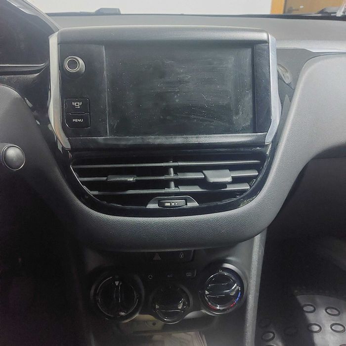 Peugeot 208 em bom estado