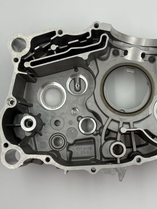 Кришка картера ліва 174 FMN Kovi Lite/Max Geon GNS