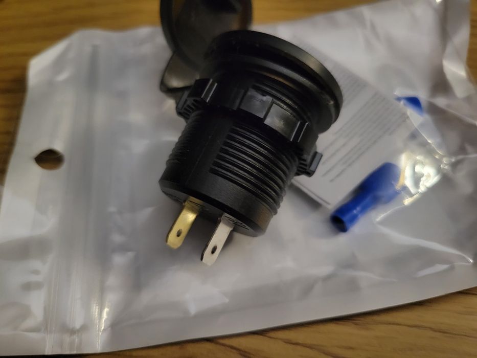 Врезная usb зарядка быстрая qc и pd