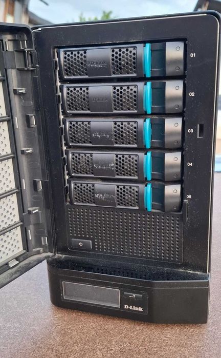 Мережеве сховище NAS D-Link DNS-1200-05