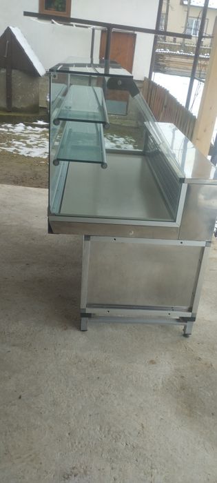 Холодильна вітрина куб  (1.5 м.)