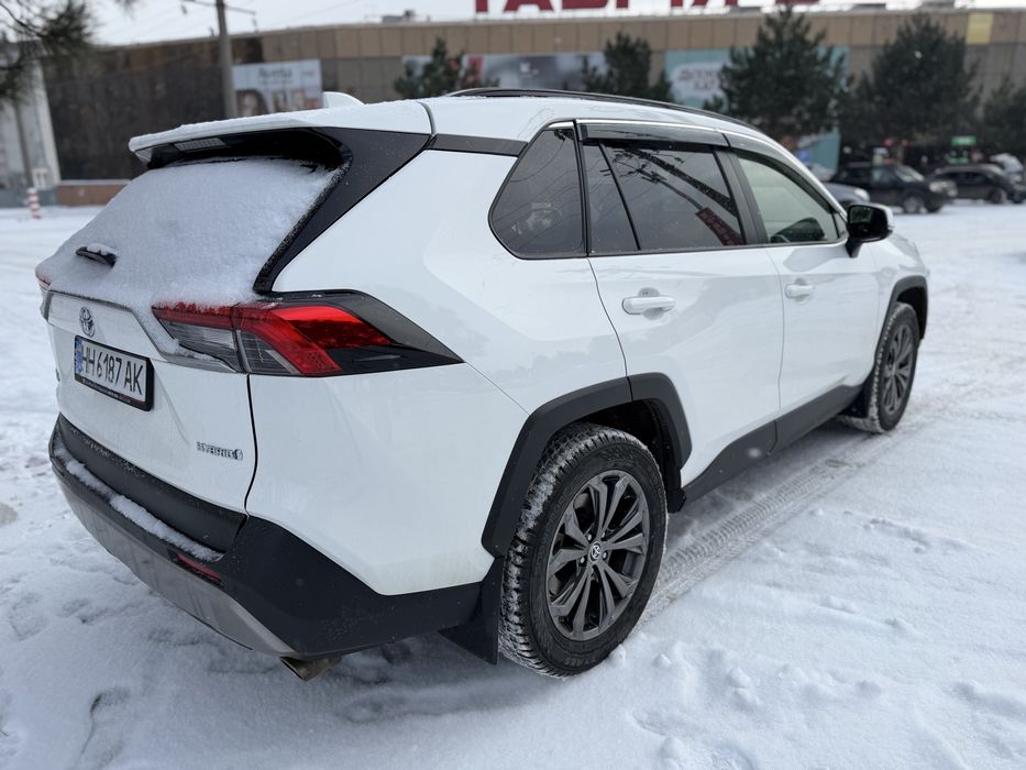 Продам Toyota RAV 4 Гибрид 2023г.