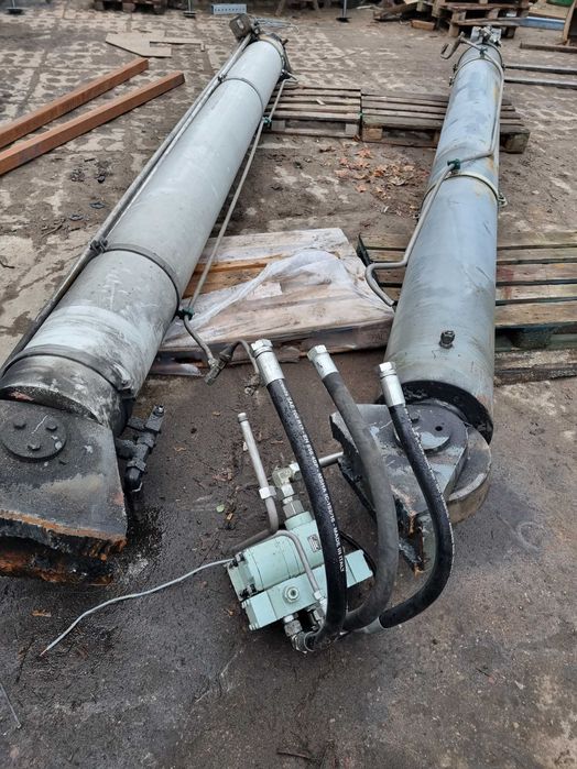 Siłownik hydrauliczny, Siłowniki