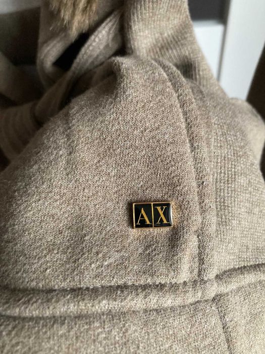 Nowy luksusowy brązowy żakiet bluza Armani Exchange futerko