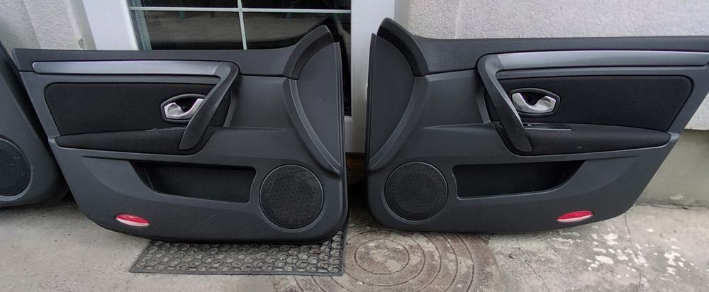 Карти , обшивка дверей Renault Laguna 3