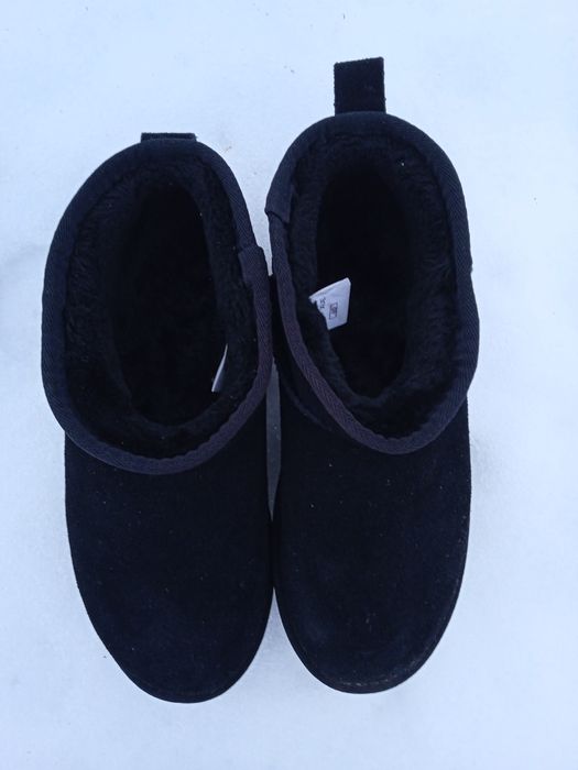 Продам угги. Натуральный замш