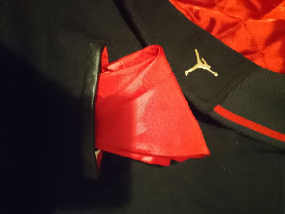 Продам курточку новую