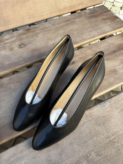 Sapatos salto pretos