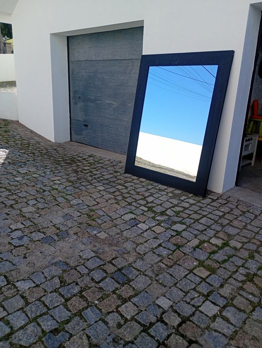 Espelho decorativo de grande dimensão
