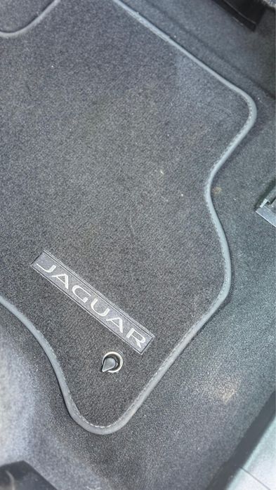 Jaguar XE 2.0 D R-Dynamic S