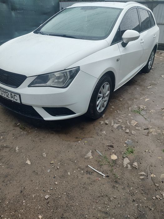 Продаю автомобіль сеат ібіця дуже економний та надійн автомобіль сеат