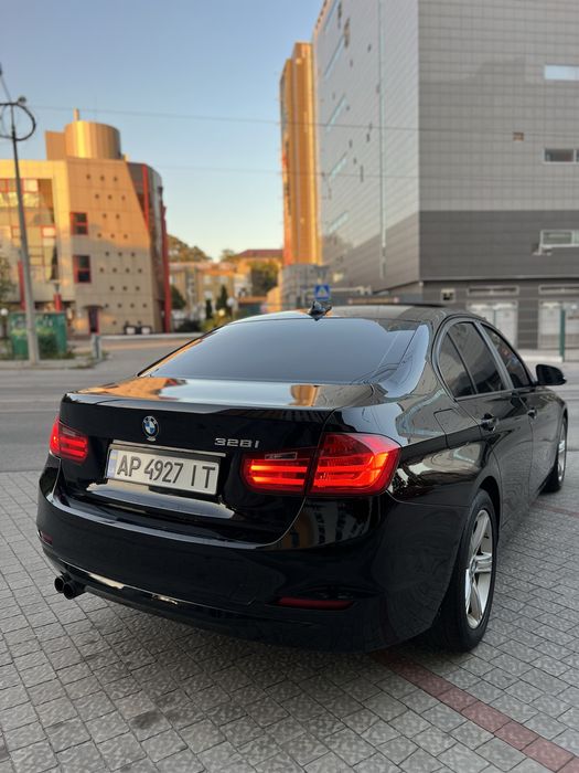 BMW 3 F30 2013 2.0 Бензин Автомат 189000 км