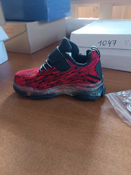 Кросівкі з лед підсвіткою 25 розмір