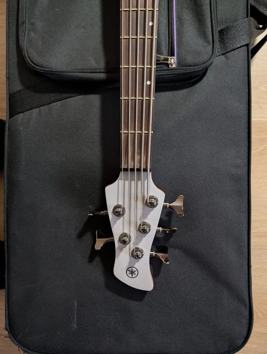 Gitara basowa Yamaha TRBX505