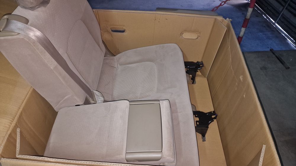Bancos traseiro de toyota land Cruise  acentos