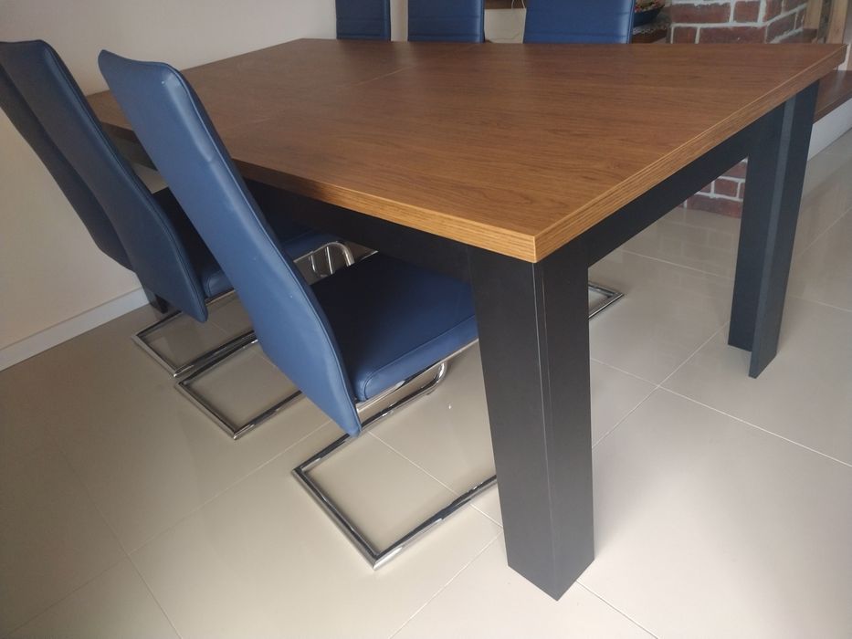 Klasyczny stół rozkładany