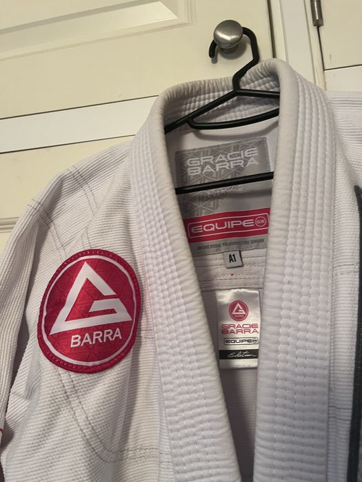 Dois Kimonos Jiu jitsu Gracie Barra