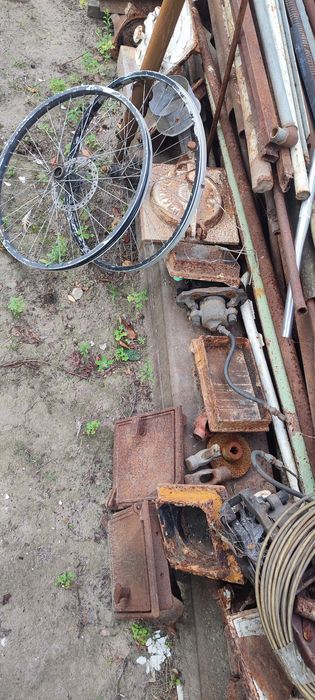 Продам уголки, труби , швелера , троси , дверці пічні, колісники