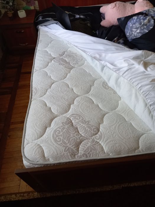 Спальня, спальний гарнітур