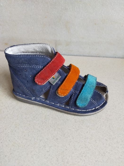 Buty profilaktyczne sandały kapcie skórzane Danielki 24