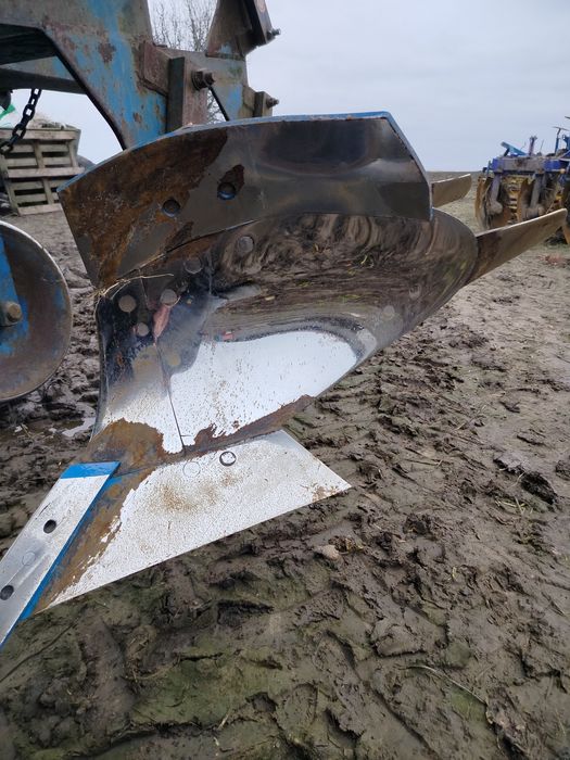 Продам оборотний плуг рабеверк