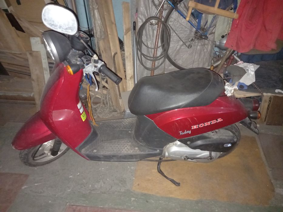 Продам скутер Honda today