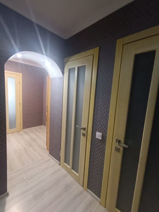 Двокімнатна 82 м квартира