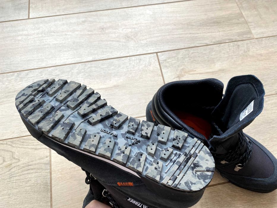 Adidas Terrex — треккинговые / хайкинговые ботинки средней высоты