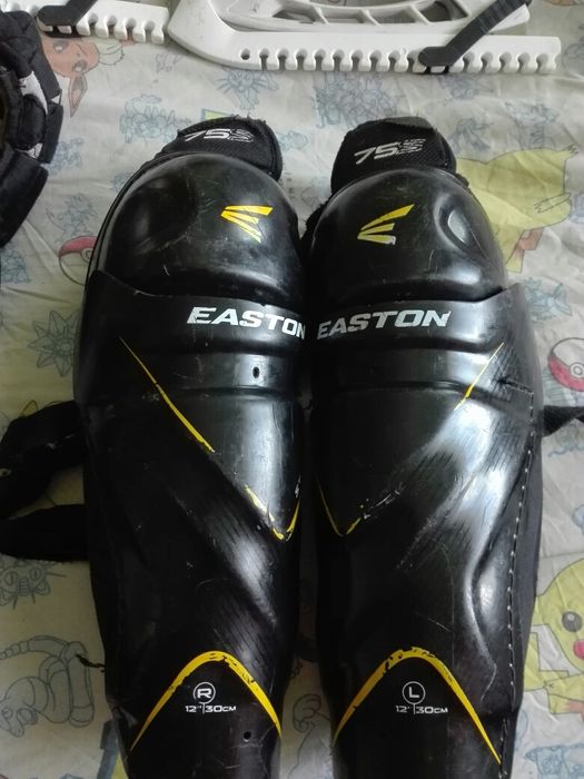 Продам хоккейную форму.