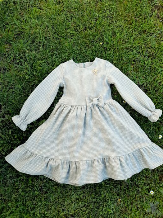 Суперкласна новенька сукеночка для дівчинки