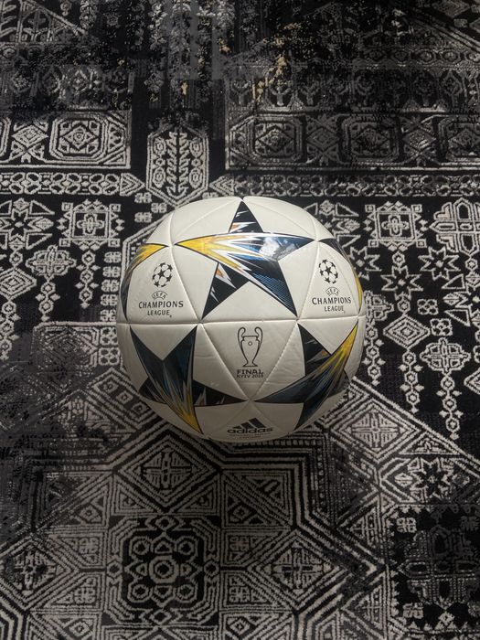 Piłka Champions League 2018