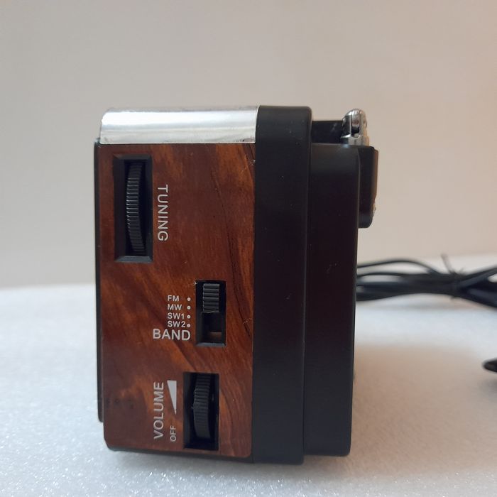 Радіоприймач "NEEKA" NK-204AC brown