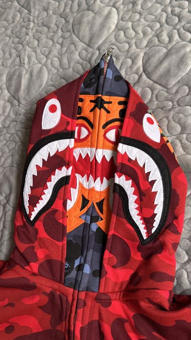 зип-худи от бренда A Bathing Ape (BAPE)