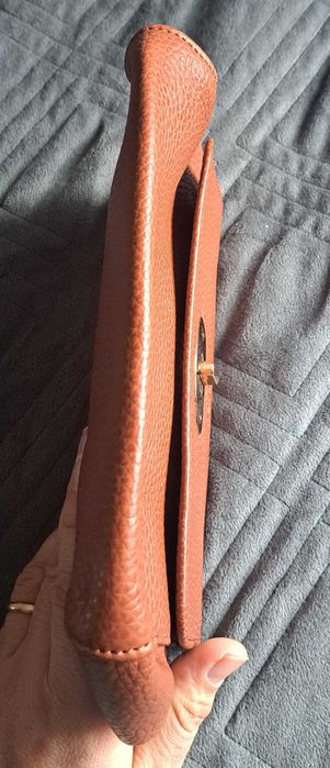 Bolsa/Carteira com Aba e Fecho Metálico - Castanha