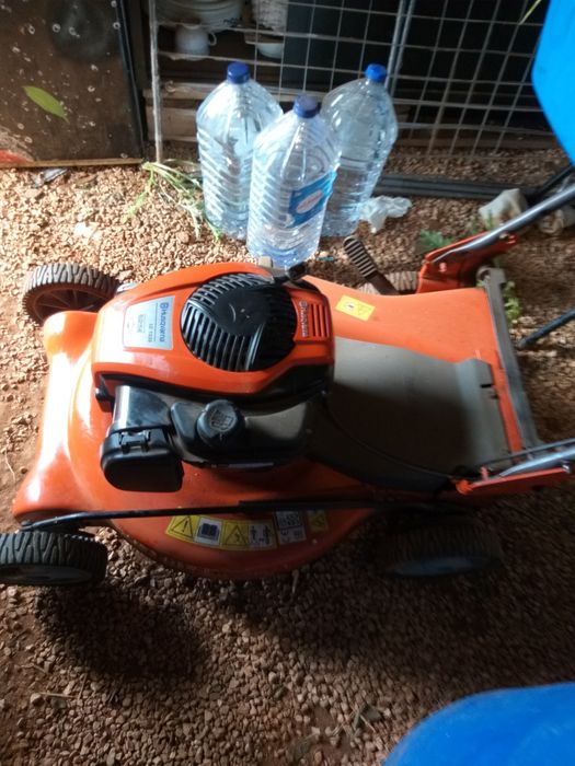 Maquina corta relva Husqvarna