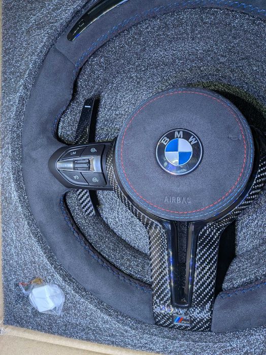 Volante BMW M Performance Alcantara + Carbono  c/ Display LED