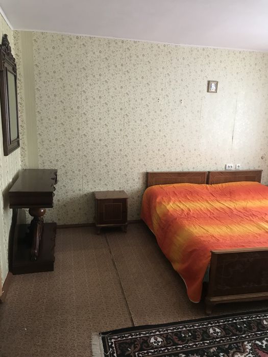 Сдаю 2 комнатную квартиру центр