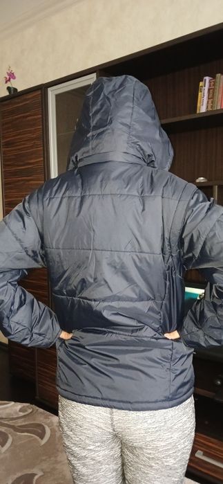 Куртка ветровка. Жилетка безрукавка