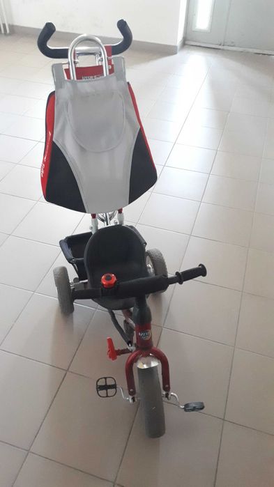 Трехколесный детский велосипед Azimut Lexus Trike красный с ручкой