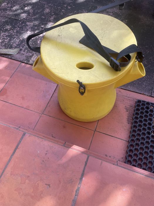 Senta cu para trabanho na vinha