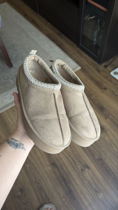 Короткі уги в хорошому стані  40 розмір