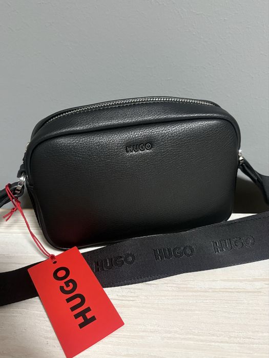 Продам жіночу сумку/кросбоді Hugo Boss