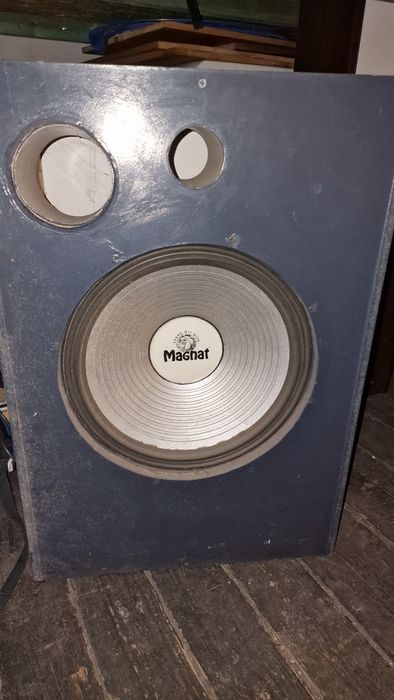 tuba basowa skrzynia subwoofer  Magnat