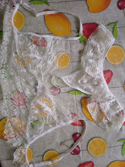 Komplet Bielizny Stanik Stringi Koronkowe Białe