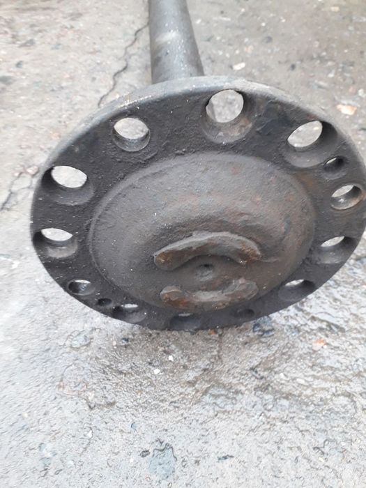 Полуось камаз почти новая.